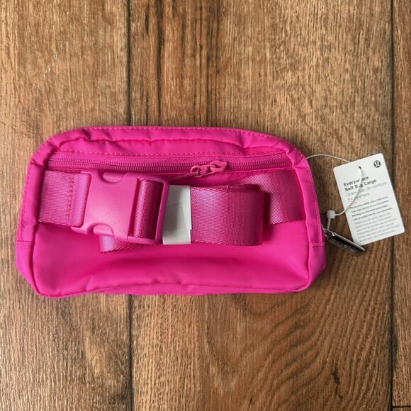 Lululemon 1L Everywhere Belt Bag HOT PINK NWT - Picture 5 of 5